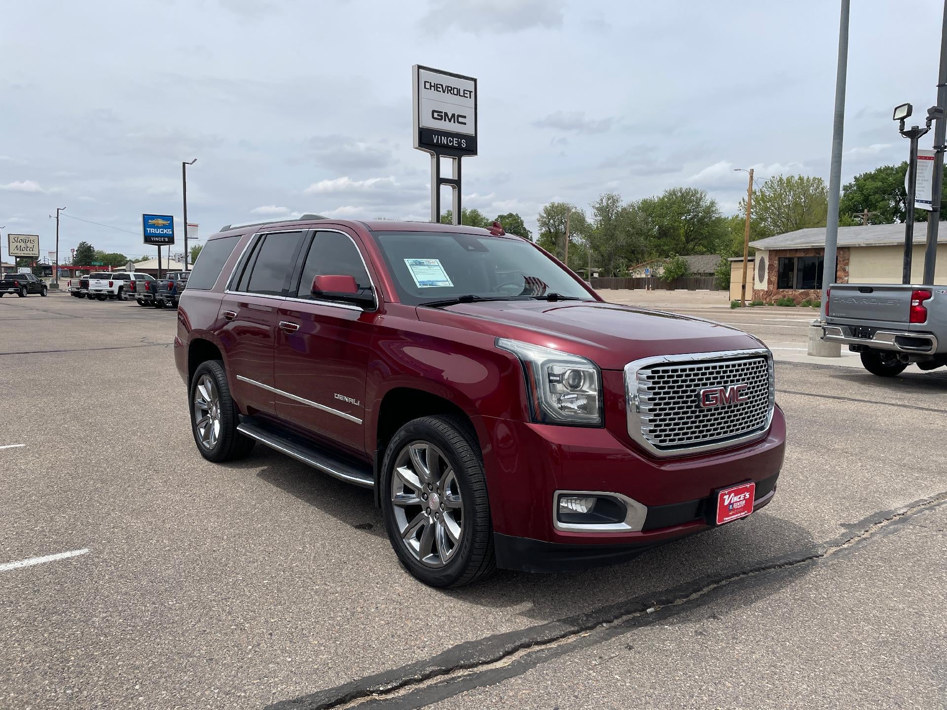 2016 GMC Yukon — detail view